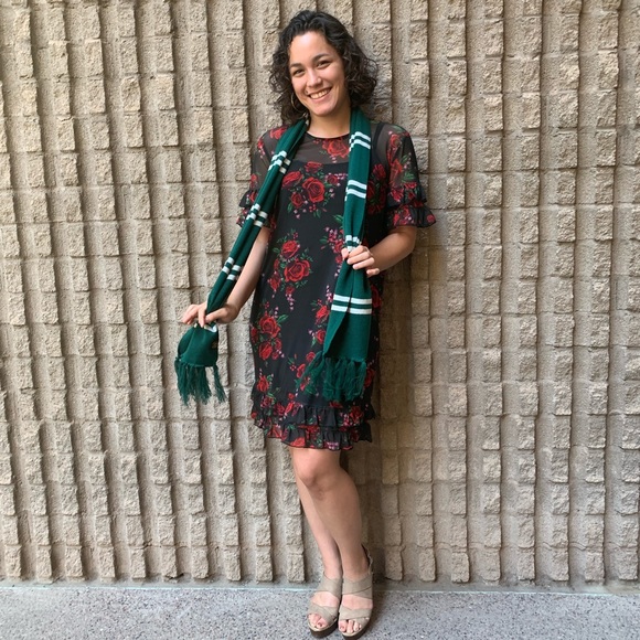 Meet your Posher, Malia - Picture 2 of 7